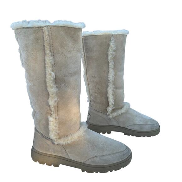 Uggs Australia Sundance II Suede Boots Size 9 Sheepskin with Pure Wool Lining - Picture 2 of 9